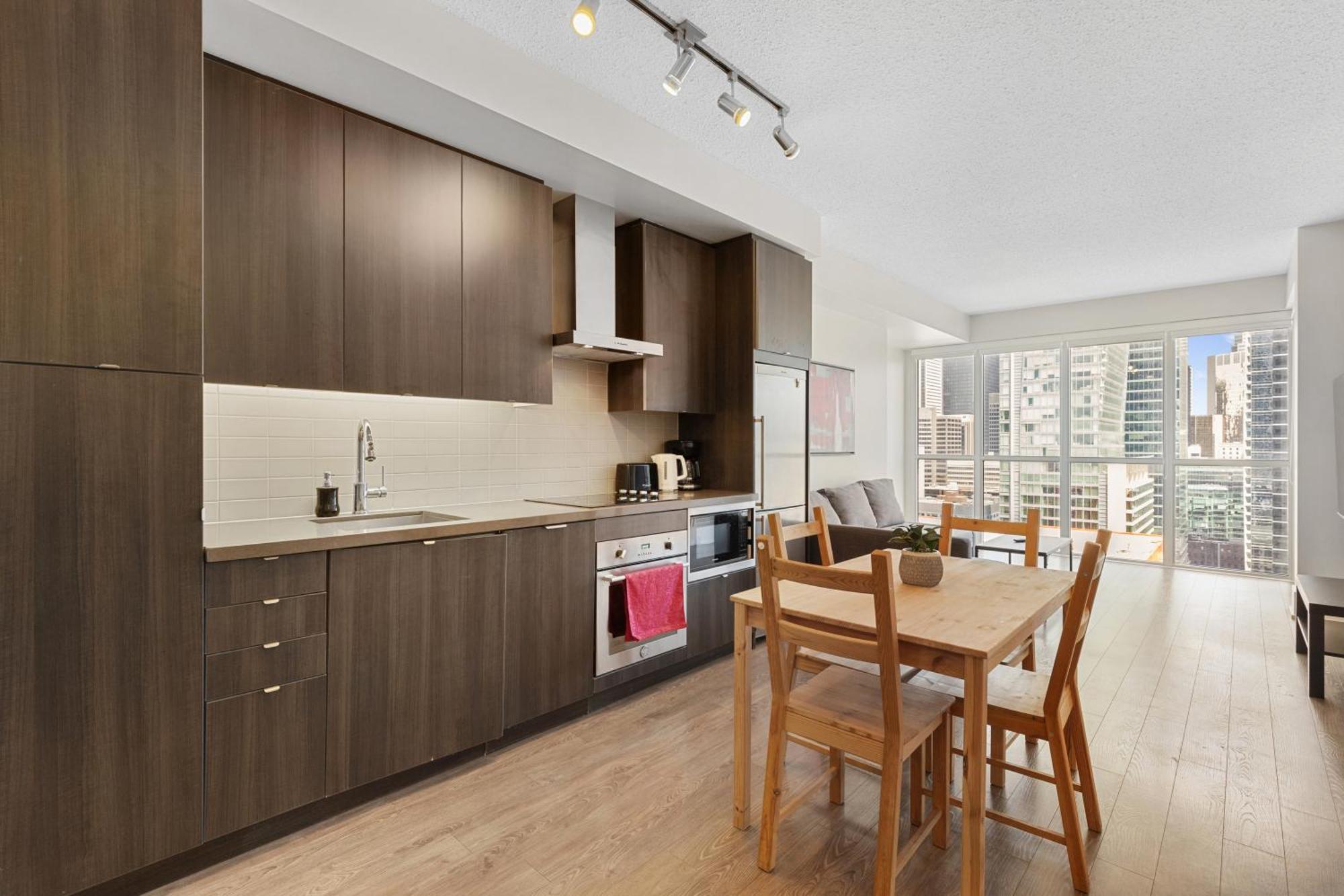 2Bedroom Cn Tower And Water Views - Free Parking - Rooftop Pool Toronto Exterior foto