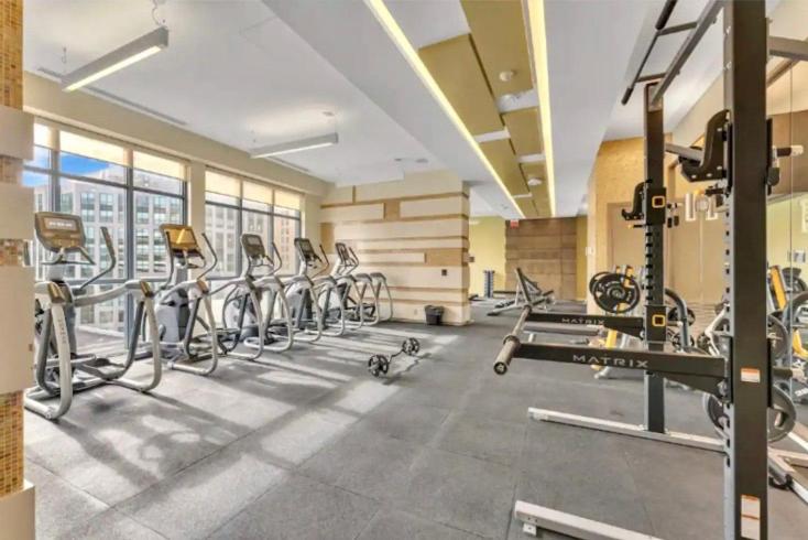 2Bedroom Cn Tower And Water Views - Free Parking - Rooftop Pool Toronto Exterior foto